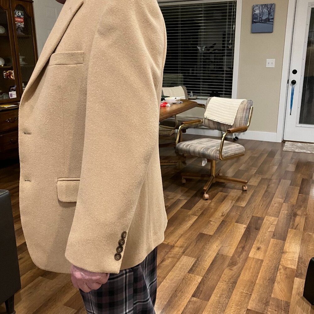 CHERESKIN Men's Tan Light Brown Camel Hair Blend Sports Coat